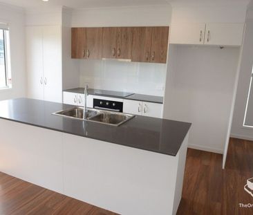 Townhouse Morayfield - Photo 2