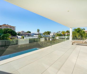 5 bedroom luxury Villa for rent in Puerto Banus, Spain - Photo 4