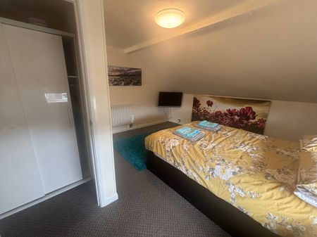 Bush Estate, Norwich, Eccles-On-Sea - Photo 3