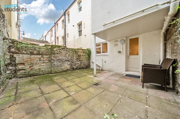 4 bedroom terraced house to rent - Photo 1