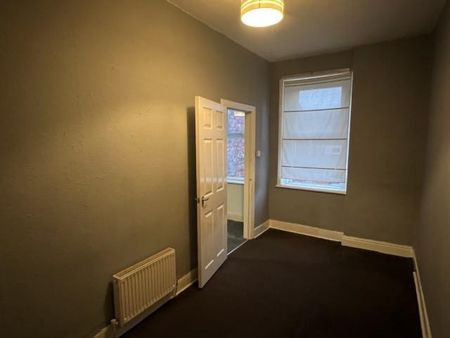 3 bedroom flat to rent - Photo 5