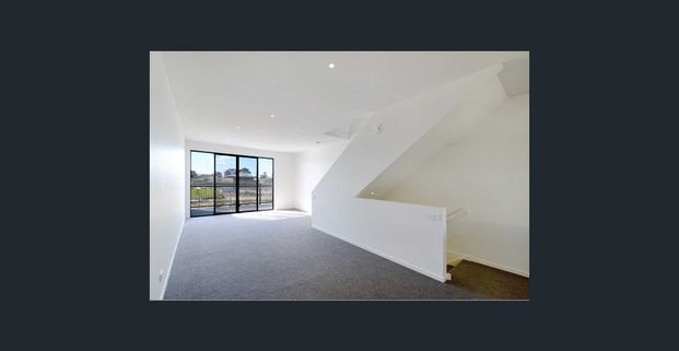 2 Bedroom - Luxury living! - Photo 1