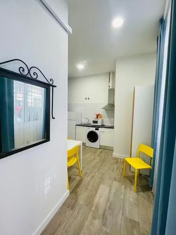 Calle Perdiguera, Málaga, Andalusia 29003 - Photo 5