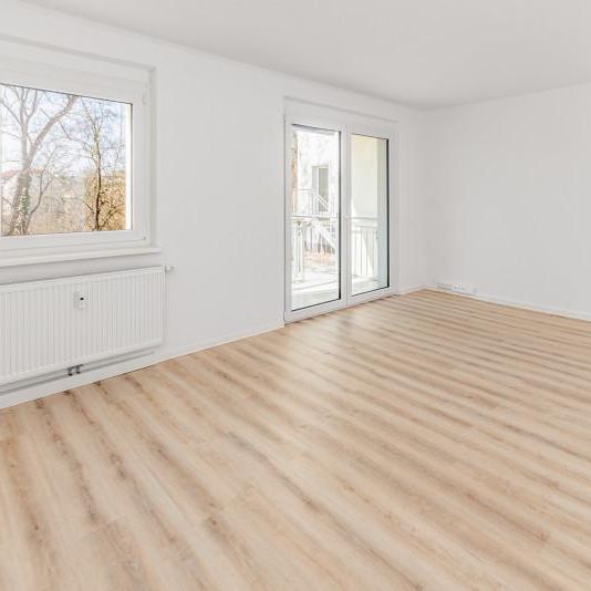 Moderne 2-Raum-Wohnung mit Aufzug, Balkon und Dusche - Photo 1