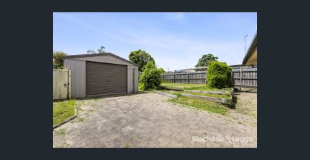 Stylish Home with Modern Comfort - Photo 5