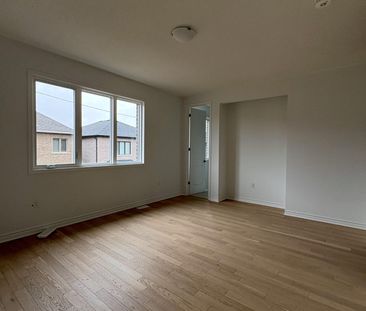 For Lease - 32 Foxley Heights, Barrie, Ontario - Photo 2