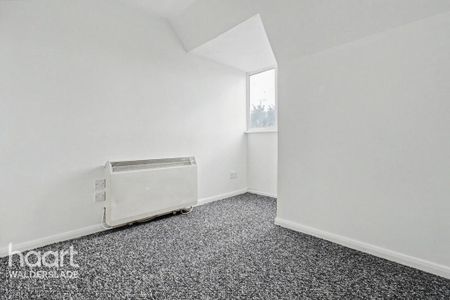 3 bedroom flat to rent - Photo 2