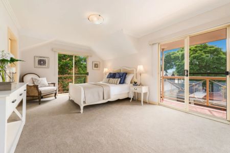 Spacious 4-Bedroom Townhouse in Prestigious Neutral Bay - Photo 4
