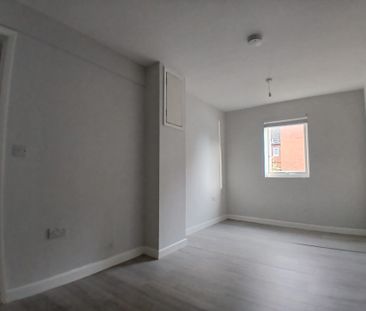 4 bed end of terrace house to rent in Brampton Court, Norwich, Norfolk - Photo 3