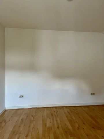 "Charmante 2-Zimmer-Wohnung über den Dächern von Neuss mit Neuem Badezimmer" - Photo 4