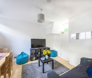 6 bedroom terraced house to rent - Photo 2