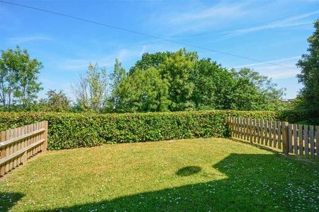 Shirlea View, Battle, TN33 - Photo 5