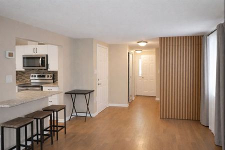 For Lease - 133 Columbia Road, Barrie, Ontario - Photo 2