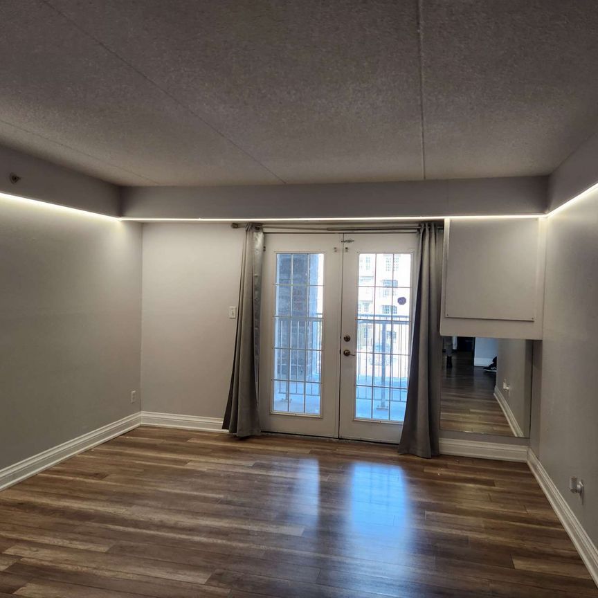 For Lease - 1450 Bishops Gate Unit# 306, Oakville, Ontario - Photo 1