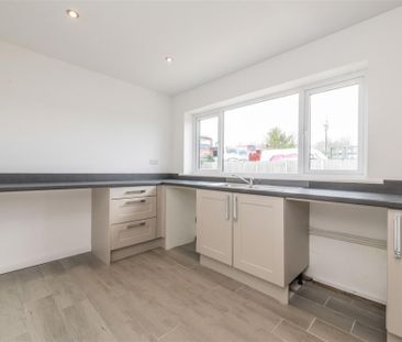 2 bed Bungalow To Let - Photo 4