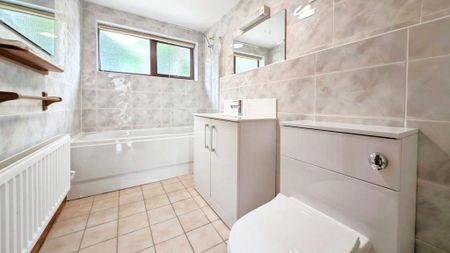 1 bedroom barn conversion to rent - Photo 5