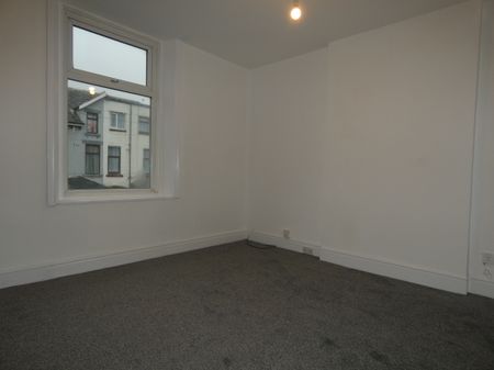 Nelson Rd 2FF - Photo 2