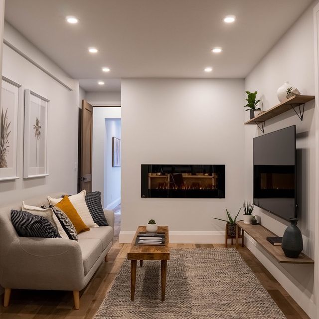 For Lease - 166 Oakmount Road Unit# Main, Toronto, Ontario - Photo 1