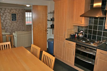 2 bedroom flat to rent - Photo 3