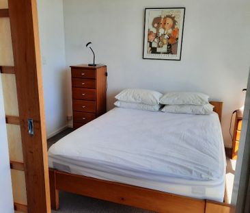 Fully Furnished Two Bedrooms One Bathroom Apartment in the City - Photo 5