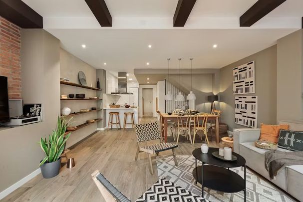 Carrer del Consell de Cent, Barcelona, Catalonia 08015 - Photo 1