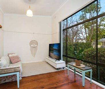 Sunlit home in peaceful cul-de-sac - Photo 1