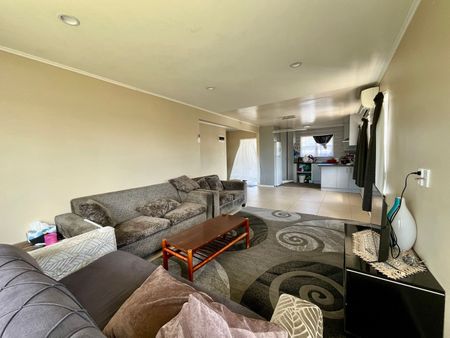 35 Addington Ave, Manurewa, NZ 2102 - Photo 3