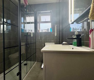 River Avenue - Photo 2