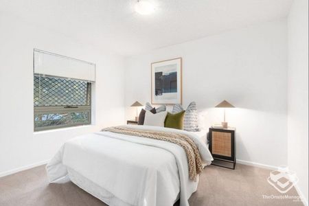 Two bedroom apartment in the heart of Toowong - Photo 5