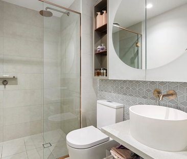 Stylish Living In PM residence - Photo 2