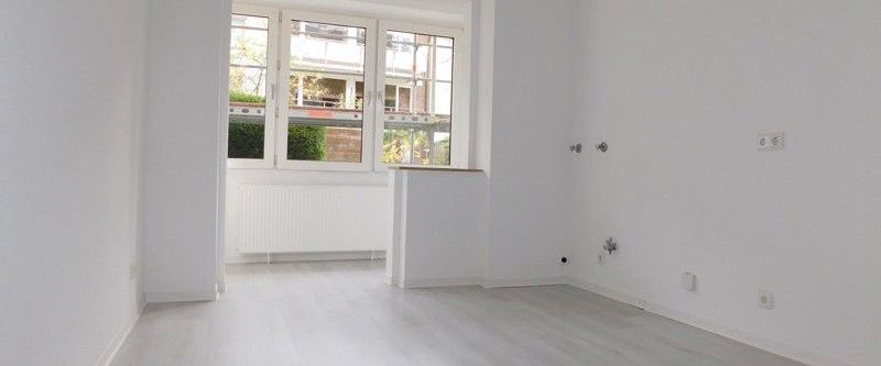 Frisch renovierte 1-Zi.-Whg. mit Tageslichtbad - Photo 1