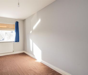 3 bed House - Semi-Detached To Let - Photo 4