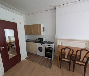 Studio Flat, Bowes Road, N13 - Photo 5