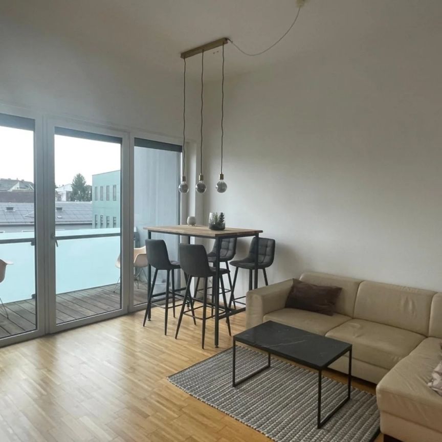 Helle, gemütliche 2-Zimmer Wohnung mit sehr großer sonniger Loggia im Zentrum von Ried - Photo 1