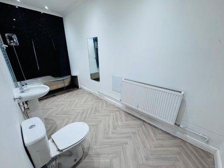 Cwmamman Road, Ammanford, SA18 - Photo 4