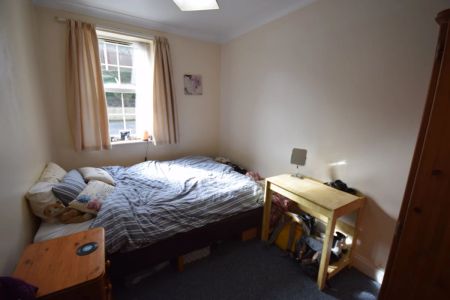 To Rent Queens Road, Town Centre, Bournemouth, BH2 £1,370 pcm Tenancy Info - Photo 3