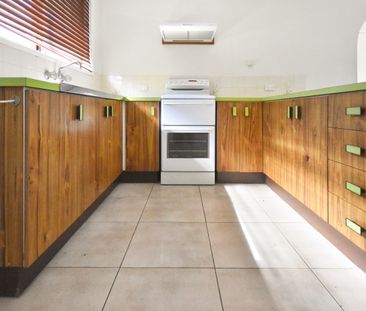 Charming 3 Bedroom unit located in Caboolture! - Photo 1