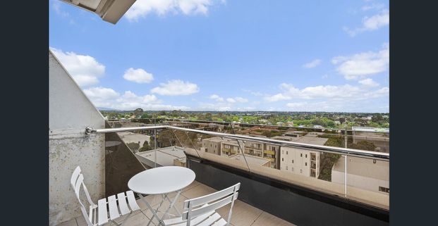 Stylish 2-Bedroom Apartment with Panoramic Balcony Views in the Heart of Box Hill. - Photo 1