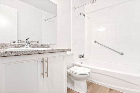 Hunter’s Point Townhomes - Townhouse (3 bedroom) - Photo 3