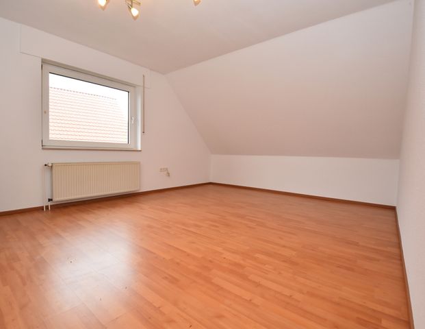 Dachgeschoswohnung mit Garage in ruhiger Siedlungslage in Markhausen - Foto 1