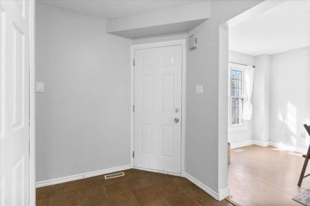 For Lease - 7 Inglis Avenue Unit# Main, Clarington, Ontario - Photo 3