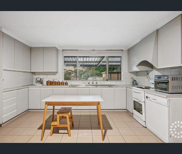 Simple 2 Bedroom studio close to Fremantle amenities - Photo 2