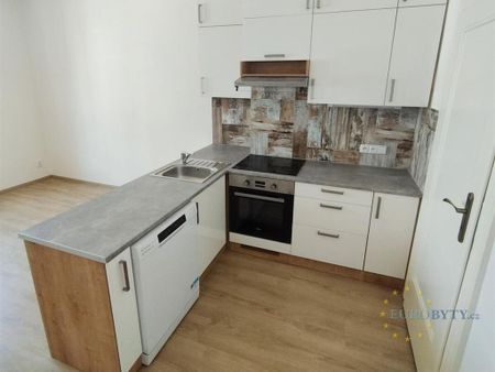 Pronájem bytu 2+kk 40 m2 - Фото 3