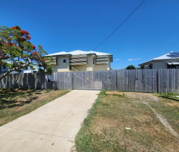 Roomy, North Mackay Queenslander: Fully Air Conditioned - Photo 5