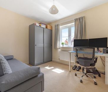 4 bedroom semi-detached house to rent - Photo 5