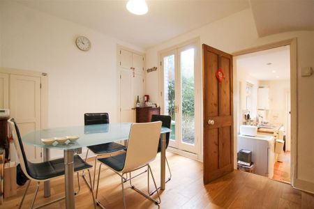 3 bedroom terraced house to rent - Photo 2