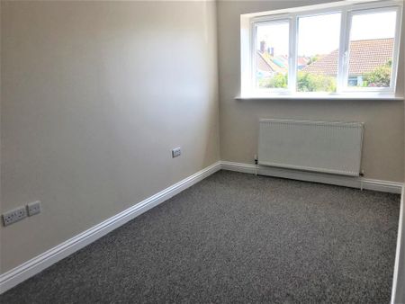 3 bedroom semi-detached house to rent - Photo 3
