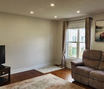 Three bedroom townhouse Mississauga - Photo 4