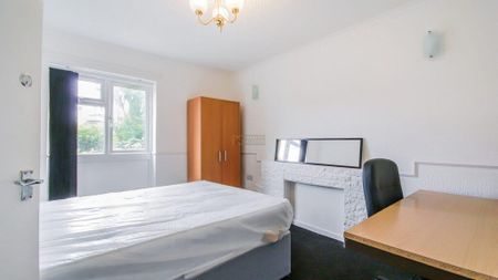 5 bedroom terraced house to rent - Photo 2