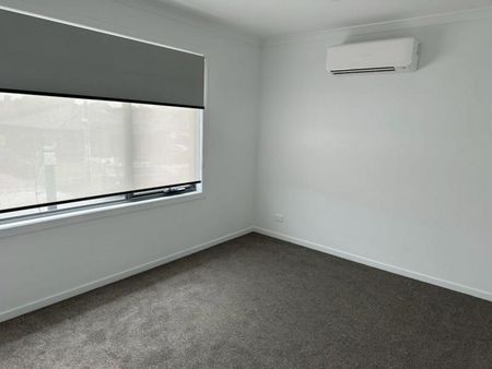 Quality And Style, Ready to Move In - Photo 3